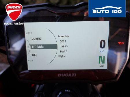 Ducati Diavel V4 red